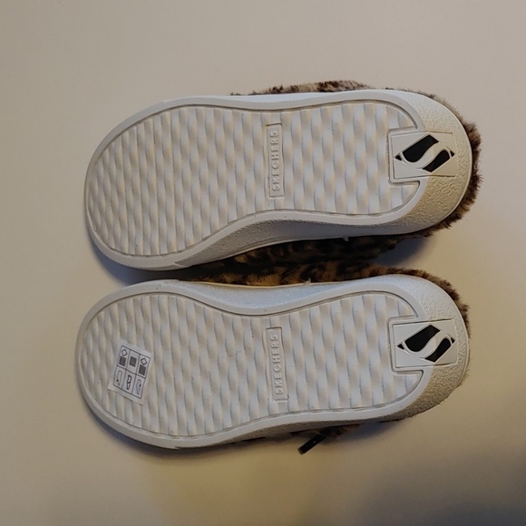 🇨🇦 NWT GIRLS SKECHERS STREET LOS ANGELES SHOES - Picture 7 of 9